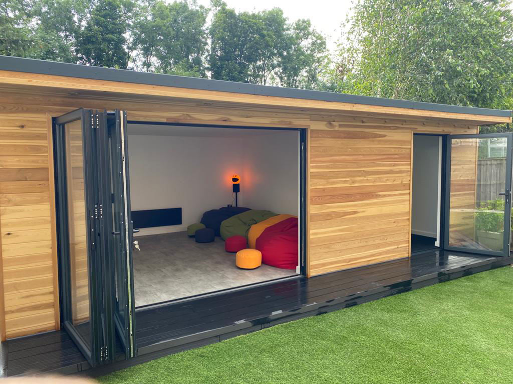 outdoor-garden-cabin